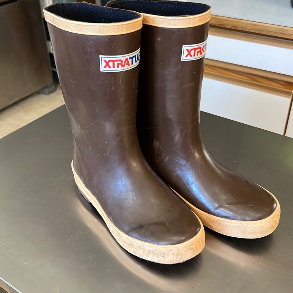 XtraTuf kids boots size 2